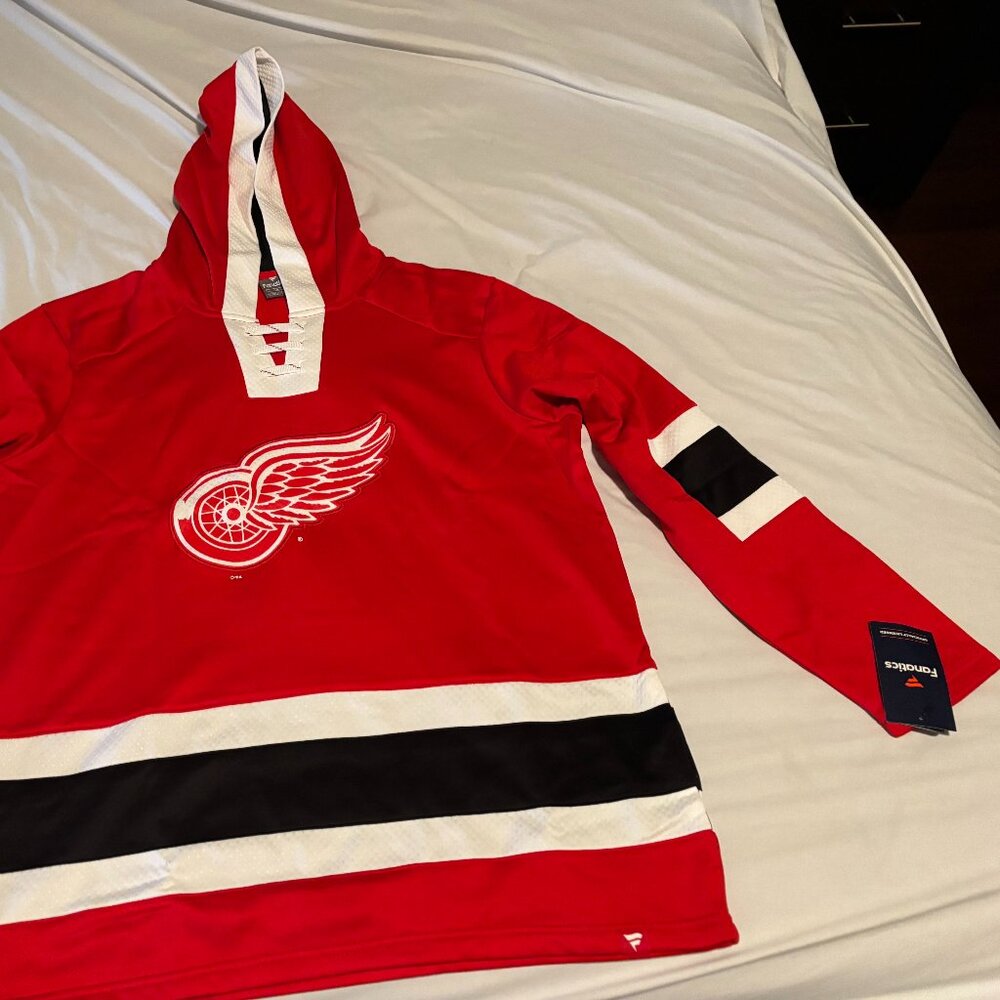 NWT Red Wings Jersey